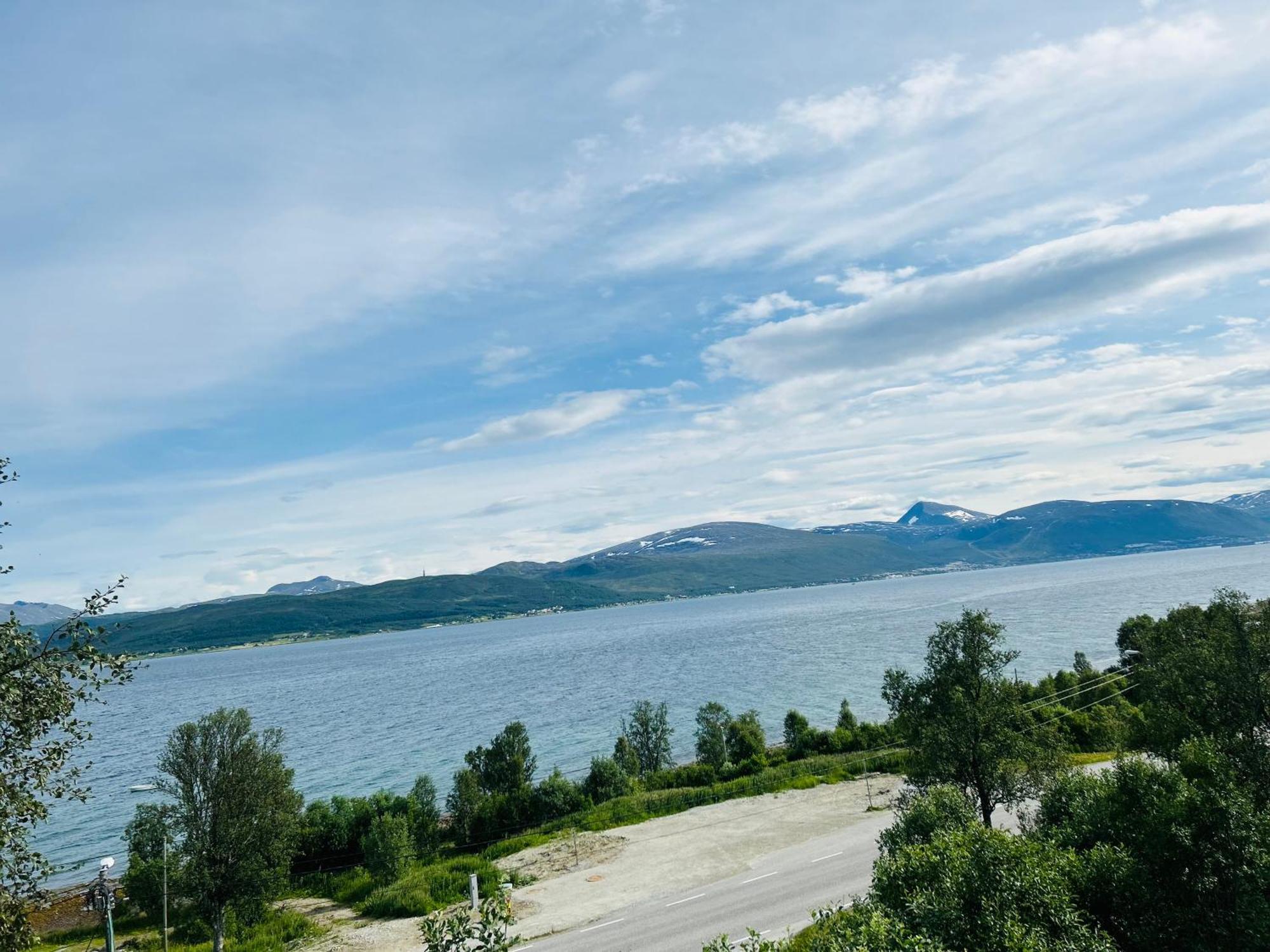 Apartment In Tromso With Sea And Mountain View Luaran gambar