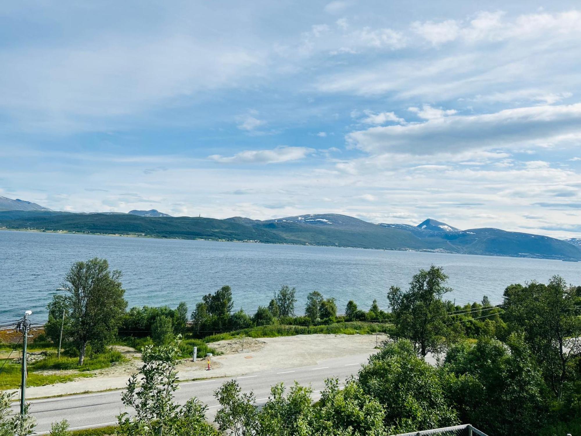 Apartment In Tromso With Sea And Mountain View Luaran gambar